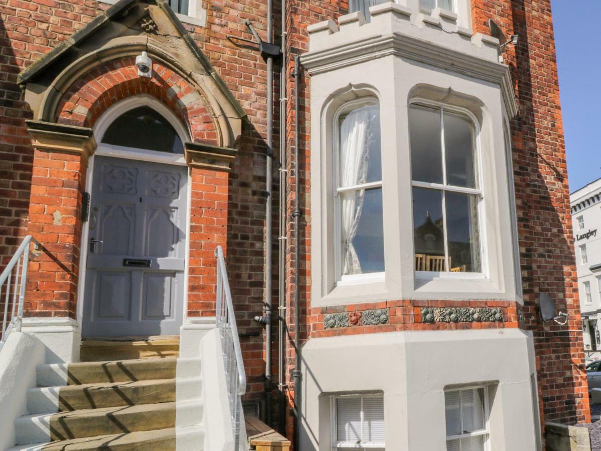 1 Church Square Whitby Exterior photo
